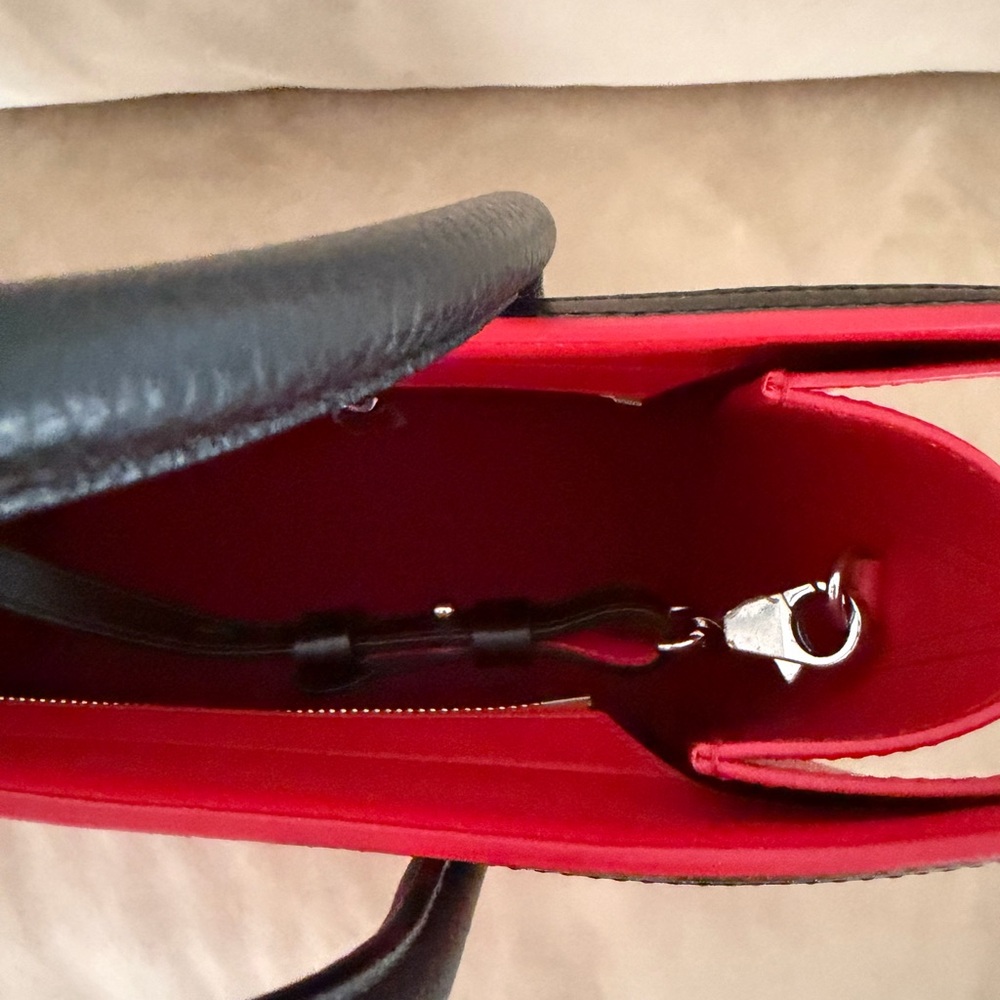 CHRISTIAN LOUBOUTIN Medium PALOMA BAG - Picture 13 of 16